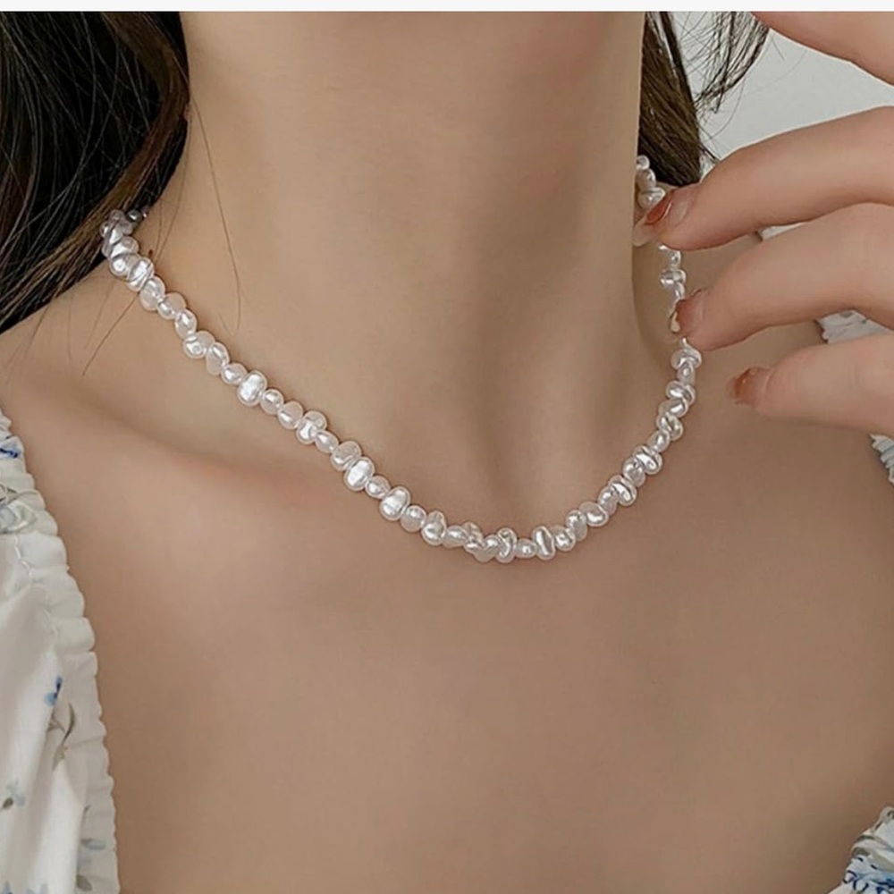 Elegant White Necklace